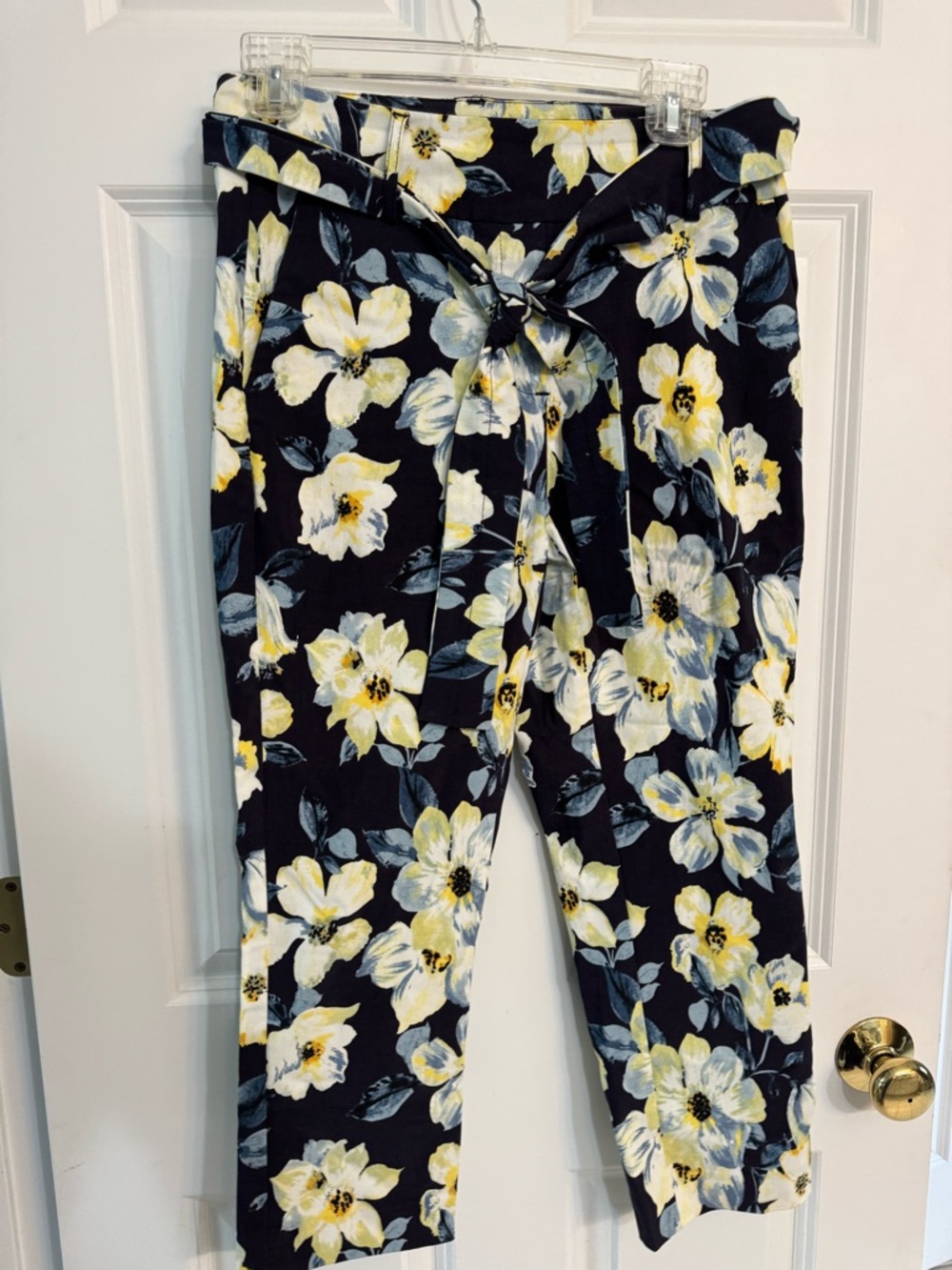 Jules & Leopold Black Floral Tie-Front Cropped Pants